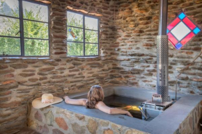 Lank-gewag Farm Cottage with private hottub